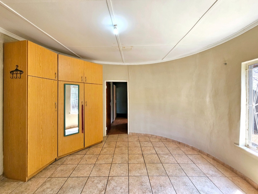 6 Bedroom Property for Sale in Bloemfontein Rural Free State